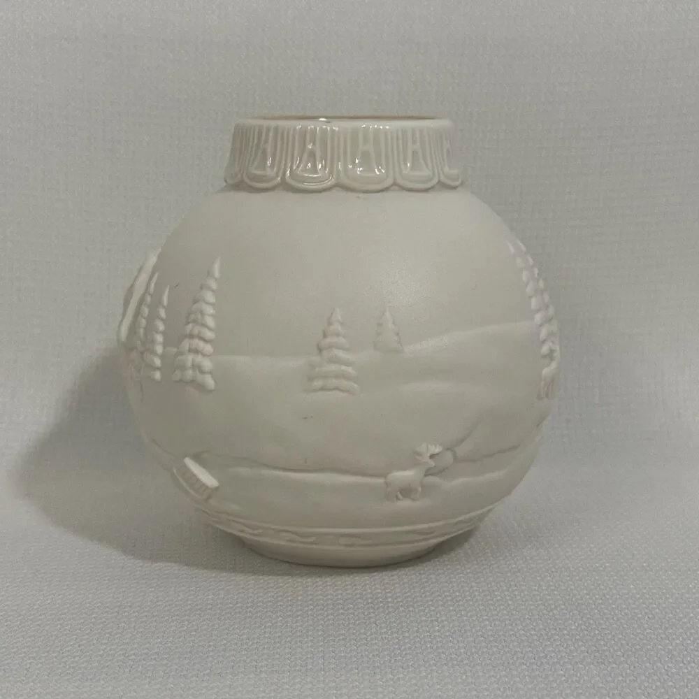 Lenox Winter Wonderland Votive Candle Ornamental Glow Design Cream Gold Trim